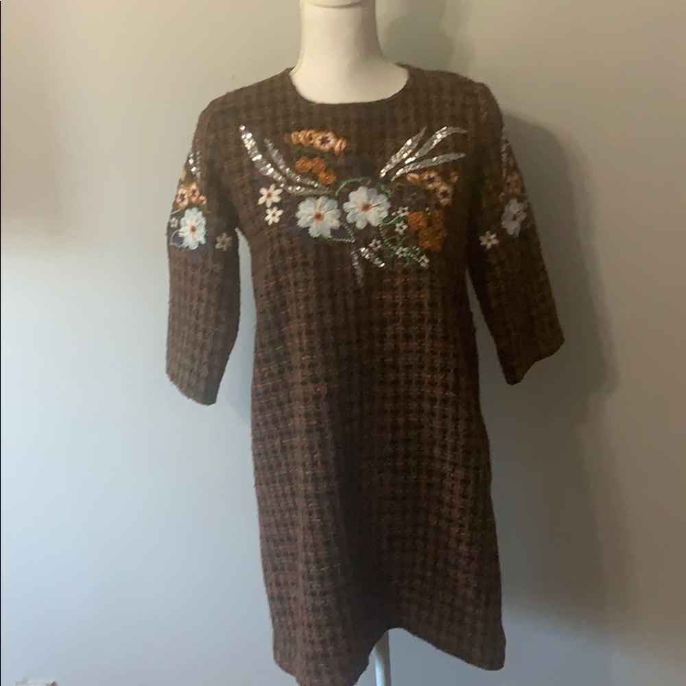 Zara’s intricate ornamental yarn dress